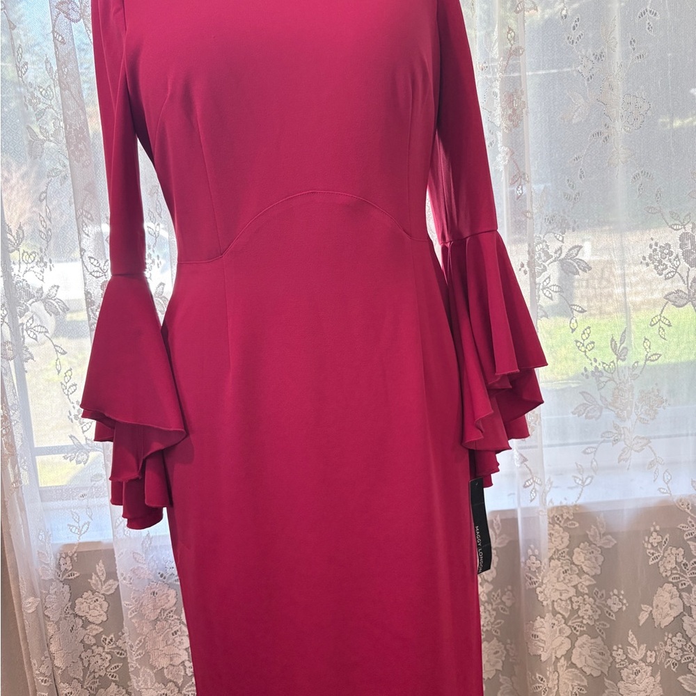 Maggy London Cranberry Bell-Sleeve Sheath Dress